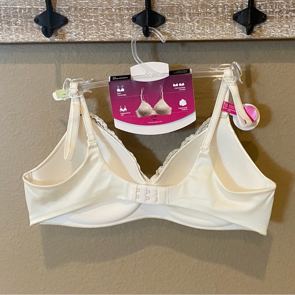 SALE NWT Wireless Lift Comfort Convertible Bra in Ivory - Picture 4 of 6
